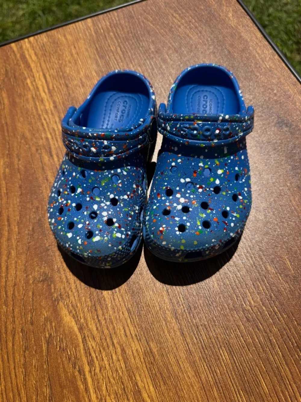 Crocs Kids C9 Blue Paint Splatter Classic Clogs Comfort Shoes Slip On